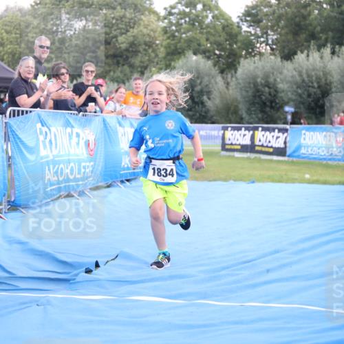 25.08.2024 - Elbe Triathlon Hamburg H.Heesch http://msf.ph/oto/6883847 25.08.2024 13:04:26 Ziel 1834 meine-sportfotos.de
