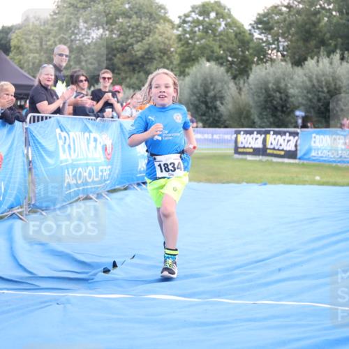 25.08.2024 - Elbe Triathlon Hamburg H.Heesch http://msf.ph/oto/6883850 25.08.2024 13:04:26 Ziel 1834 meine-sportfotos.de