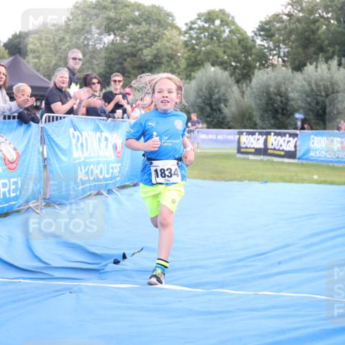 25.08.2024 - Elbe Triathlon Hamburg H.Heesch http://msf.ph/oto/6883852 25.08.2024 13:04:26 Ziel 1834 meine-sportfotos.de