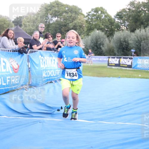 25.08.2024 - Elbe Triathlon Hamburg H.Heesch http://msf.ph/oto/6883855 25.08.2024 13:04:26 Ziel 1834 meine-sportfotos.de