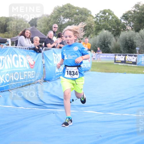 25.08.2024 - Elbe Triathlon Hamburg H.Heesch http://msf.ph/oto/6883859 25.08.2024 13:04:26 Ziel 1834 meine-sportfotos.de