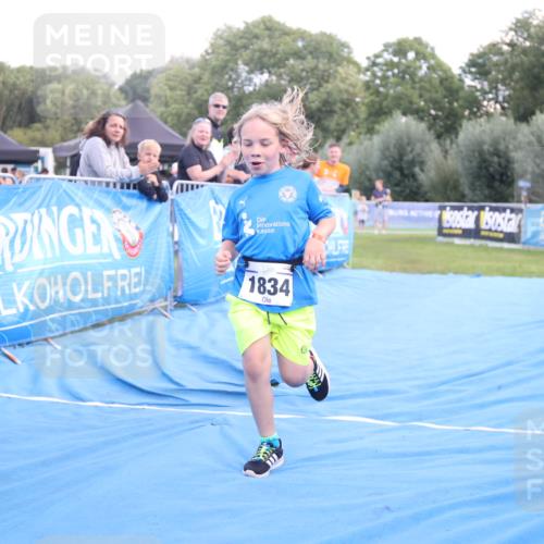 25.08.2024 - Elbe Triathlon Hamburg H.Heesch http://msf.ph/oto/6883860 25.08.2024 13:04:26 Ziel 1834 meine-sportfotos.de
