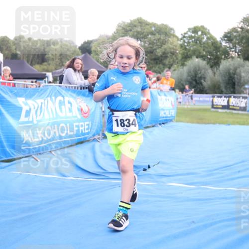 25.08.2024 - Elbe Triathlon Hamburg H.Heesch http://msf.ph/oto/6883864 25.08.2024 13:04:26 Ziel 1834 meine-sportfotos.de