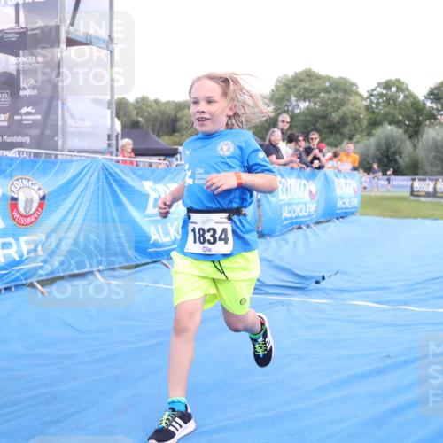 25.08.2024 - Elbe Triathlon Hamburg H.Heesch http://msf.ph/oto/6883872 25.08.2024 13:04:27 Ziel 1834 meine-sportfotos.de