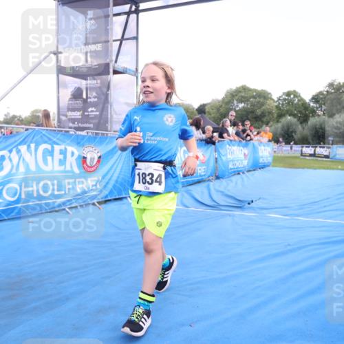 25.08.2024 - Elbe Triathlon Hamburg H.Heesch http://msf.ph/oto/6883878 25.08.2024 13:04:27 Ziel 1834 meine-sportfotos.de