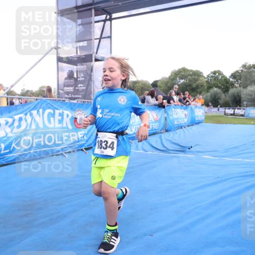 25.08.2024 - Elbe Triathlon Hamburg H.Heesch http://msf.ph/oto/6883880 25.08.2024 13:04:27 Ziel 1834 meine-sportfotos.de