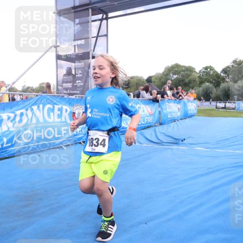 25.08.2024 - Elbe Triathlon Hamburg H.Heesch http://msf.ph/oto/6883881 25.08.2024 13:04:27 Ziel 1834 meine-sportfotos.de