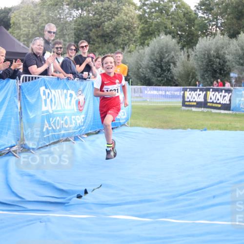 25.08.2024 - Elbe Triathlon Hamburg H.Heesch http://msf.ph/oto/6883882 25.08.2024 13:04:43 Ziel 1831 meine-sportfotos.de