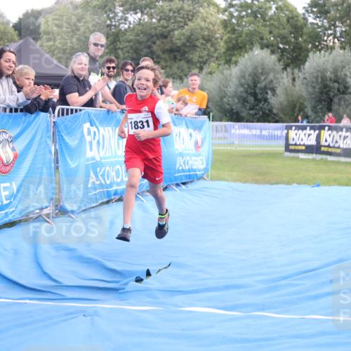 25.08.2024 - Elbe Triathlon Hamburg H.Heesch http://msf.ph/oto/6883889 25.08.2024 13:04:44 Ziel 1831 meine-sportfotos.de