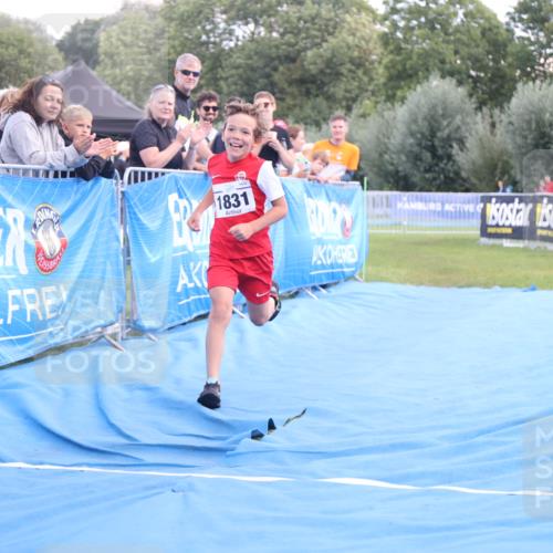25.08.2024 - Elbe Triathlon Hamburg H.Heesch http://msf.ph/oto/6883891 25.08.2024 13:04:44 Ziel 1831 meine-sportfotos.de