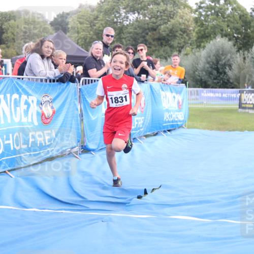 25.08.2024 - Elbe Triathlon Hamburg H.Heesch http://msf.ph/oto/6883894 25.08.2024 13:04:44 Ziel 1831 meine-sportfotos.de