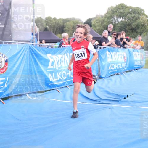 25.08.2024 - Elbe Triathlon Hamburg H.Heesch http://msf.ph/oto/6883907 25.08.2024 13:04:44 Ziel 1831 meine-sportfotos.de