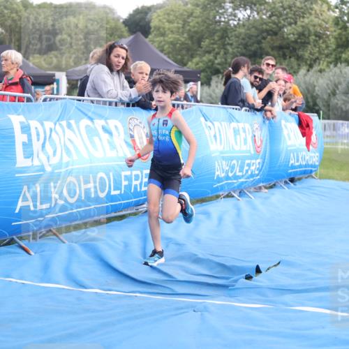 25.08.2024 - Elbe Triathlon Hamburg H.Heesch http://msf.ph/oto/6883914 25.08.2024 13:05:11 Ziel 1841 meine-sportfotos.de