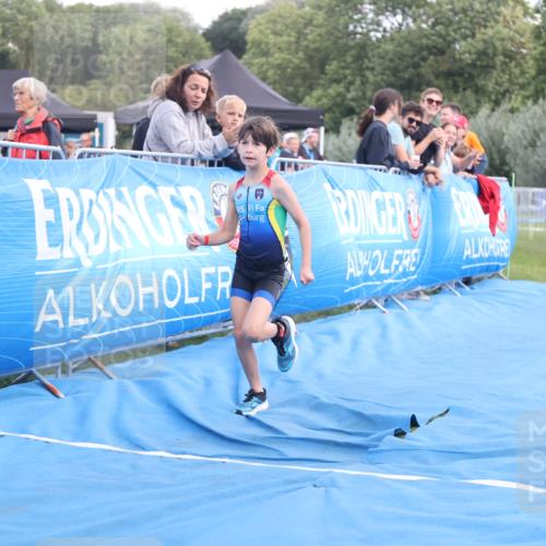 25.08.2024 - Elbe Triathlon Hamburg H.Heesch http://msf.ph/oto/6883915 25.08.2024 13:05:11 Ziel 1841 meine-sportfotos.de