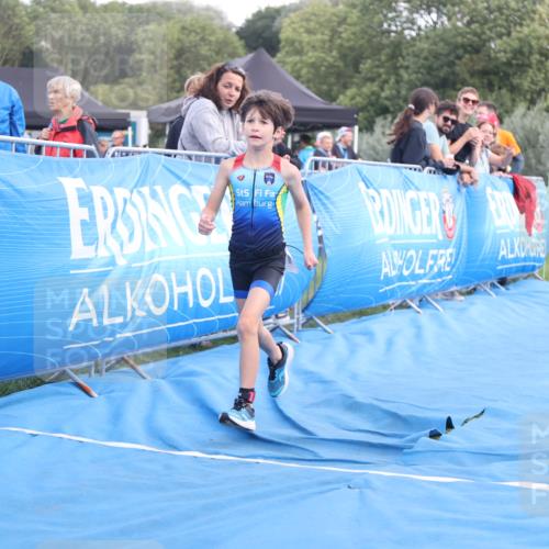 25.08.2024 - Elbe Triathlon Hamburg H.Heesch http://msf.ph/oto/6883918 25.08.2024 13:05:11 Ziel 1841 meine-sportfotos.de