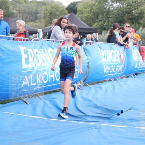 25.08.2024 - Elbe Triathlon Hamburg H.Heesch http://msf.ph/oto/6883919 25.08.2024 13:05:11 Ziel 1841 meine-sportfotos.de