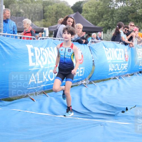 25.08.2024 - Elbe Triathlon Hamburg H.Heesch http://msf.ph/oto/6883921 25.08.2024 13:05:11 Ziel 1841 meine-sportfotos.de