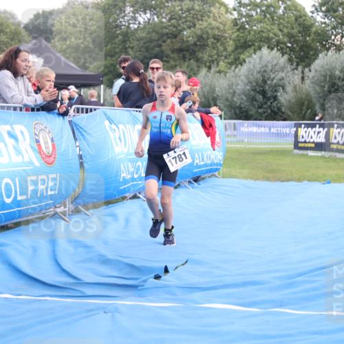25.08.2024 - Elbe Triathlon Hamburg H.Heesch http://msf.ph/oto/6883940 25.08.2024 13:05:23 Ziel 1781 meine-sportfotos.de