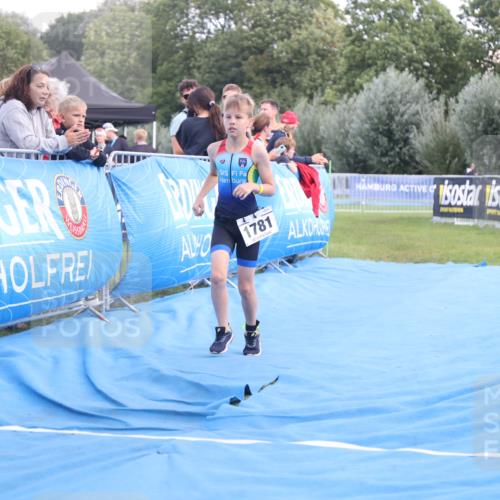 25.08.2024 - Elbe Triathlon Hamburg H.Heesch http://msf.ph/oto/6883941 25.08.2024 13:05:23 Ziel 1781 meine-sportfotos.de