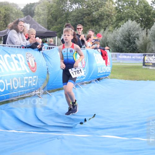 25.08.2024 - Elbe Triathlon Hamburg H.Heesch http://msf.ph/oto/6883947 25.08.2024 13:05:24 Ziel 1781 meine-sportfotos.de