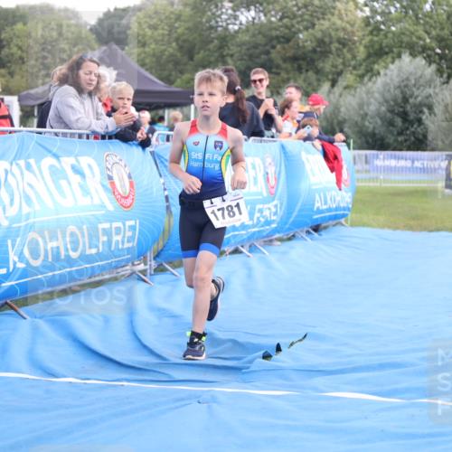25.08.2024 - Elbe Triathlon Hamburg H.Heesch http://msf.ph/oto/6883951 25.08.2024 13:05:24 Ziel 1781 meine-sportfotos.de