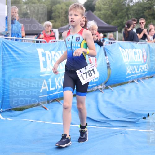 25.08.2024 - Elbe Triathlon Hamburg H.Heesch http://msf.ph/oto/6883960 25.08.2024 13:05:25 Ziel 1781 meine-sportfotos.de