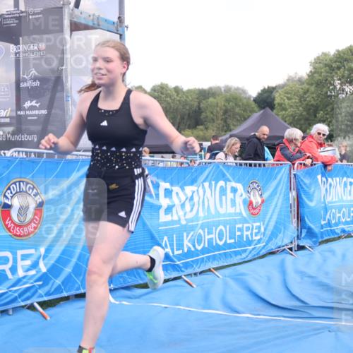 25.08.2024 - Elbe Triathlon Hamburg H.Heesch http://msf.ph/oto/6883983 25.08.2024 13:07:08 Ziel 1739 meine-sportfotos.de