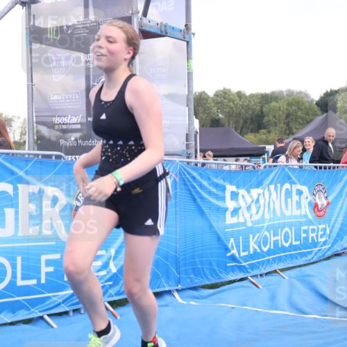 25.08.2024 - Elbe Triathlon Hamburg H.Heesch http://msf.ph/oto/6883987 25.08.2024 13:07:09 Ziel 1739 meine-sportfotos.de