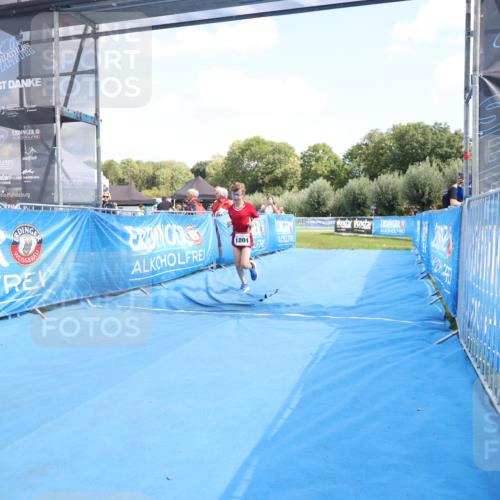 25.08.2024 - Elbe Triathlon Hamburg H.Heesch http://msf.ph/oto/6883991 25.08.2024 13:08:12 Ziel 1801 meine-sportfotos.de