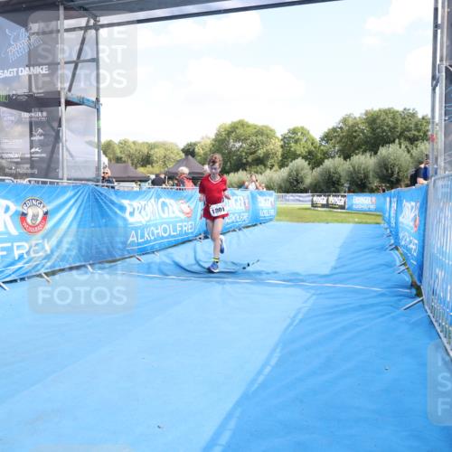 25.08.2024 - Elbe Triathlon Hamburg H.Heesch http://msf.ph/oto/6883995 25.08.2024 13:08:13 Ziel 1801 meine-sportfotos.de