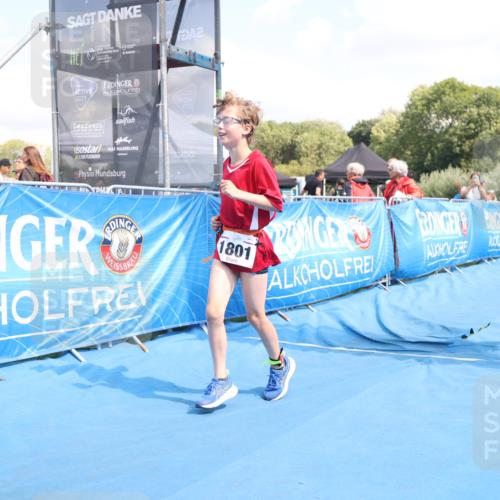 25.08.2024 - Elbe Triathlon Hamburg H.Heesch http://msf.ph/oto/6884004 25.08.2024 13:08:14 Ziel 1801 meine-sportfotos.de