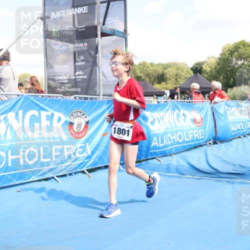 25.08.2024 - Elbe Triathlon Hamburg H.Heesch http://msf.ph/oto/6884006 25.08.2024 13:08:14 Ziel 1801 meine-sportfotos.de