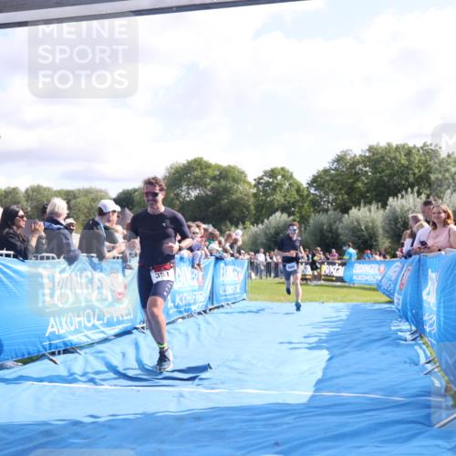 25.08.2024 - Elbe Triathlon Hamburg H.Heesch http://msf.ph/oto/6884010 25.08.2024 11:20:37 Ziel 213, 351, 605 meine-sportfotos.de