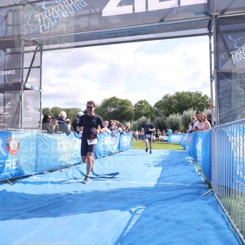 25.08.2024 - Elbe Triathlon Hamburg H.Heesch http://msf.ph/oto/6884013 25.08.2024 11:20:37 Ziel 213, 351, 605 meine-sportfotos.de