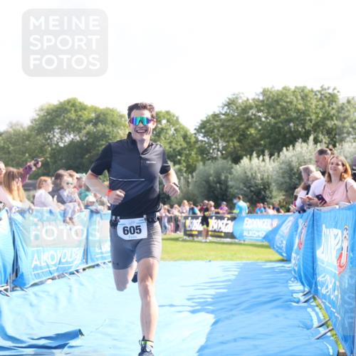 25.08.2024 - Elbe Triathlon Hamburg H.Heesch http://msf.ph/oto/6884017 25.08.2024 11:20:38 Ziel 351, 605 meine-sportfotos.de