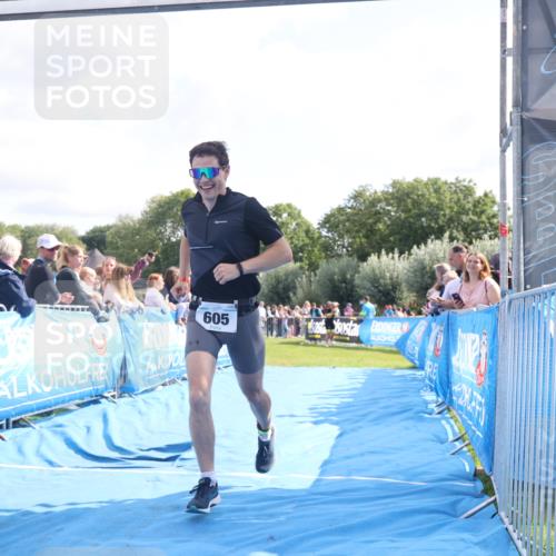 25.08.2024 - Elbe Triathlon Hamburg H.Heesch http://msf.ph/oto/6884020 25.08.2024 11:20:38 Ziel 351, 605 meine-sportfotos.de