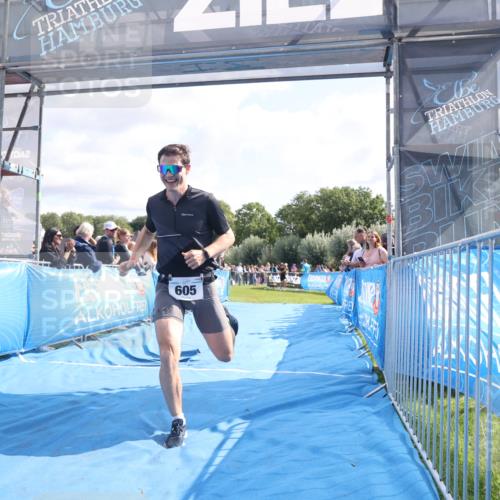 25.08.2024 - Elbe Triathlon Hamburg H.Heesch http://msf.ph/oto/6884023 25.08.2024 11:20:39 Ziel 351, 605 meine-sportfotos.de