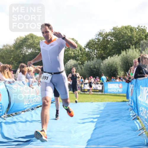 25.08.2024 - Elbe Triathlon Hamburg H.Heesch http://msf.ph/oto/6884031 25.08.2024 11:20:56 Ziel 614, 661, 691, 1500 meine-sportfotos.de