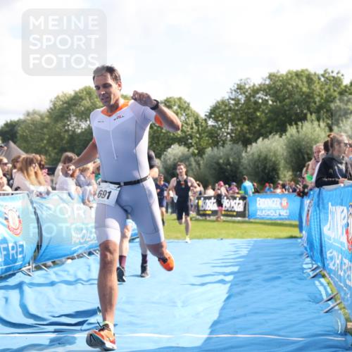25.08.2024 - Elbe Triathlon Hamburg H.Heesch http://msf.ph/oto/6884032 25.08.2024 11:20:56 Ziel 614, 661, 691, 1500 meine-sportfotos.de