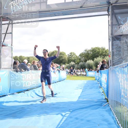 25.08.2024 - Elbe Triathlon Hamburg H.Heesch http://msf.ph/oto/6884117 25.08.2024 11:21:02 Ziel 571, 614, 620, 661, 691, 764, 1500 meine-sportfotos.de