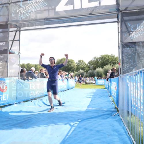 25.08.2024 - Elbe Triathlon Hamburg H.Heesch http://msf.ph/oto/6884119 25.08.2024 11:21:02 Ziel 571, 614, 620, 661, 691, 764, 1500 meine-sportfotos.de