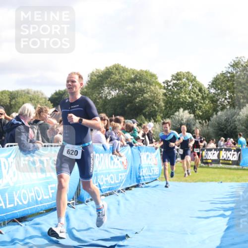 25.08.2024 - Elbe Triathlon Hamburg H.Heesch http://msf.ph/oto/6884129 25.08.2024 11:21:06 Ziel 571, 598, 614, 620, 764 meine-sportfotos.de