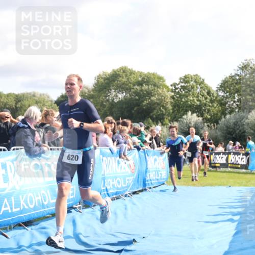 25.08.2024 - Elbe Triathlon Hamburg H.Heesch http://msf.ph/oto/6884131 25.08.2024 11:21:06 Ziel 571, 598, 614, 620, 764 meine-sportfotos.de
