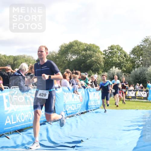 25.08.2024 - Elbe Triathlon Hamburg H.Heesch http://msf.ph/oto/6884133 25.08.2024 11:21:07 Ziel 571, 598, 614, 620, 710, 764 meine-sportfotos.de