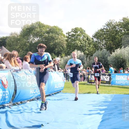 25.08.2024 - Elbe Triathlon Hamburg H.Heesch http://msf.ph/oto/6884150 25.08.2024 11:21:08 Ziel 381, 571, 598, 614, 620, 710, 764 meine-sportfotos.de