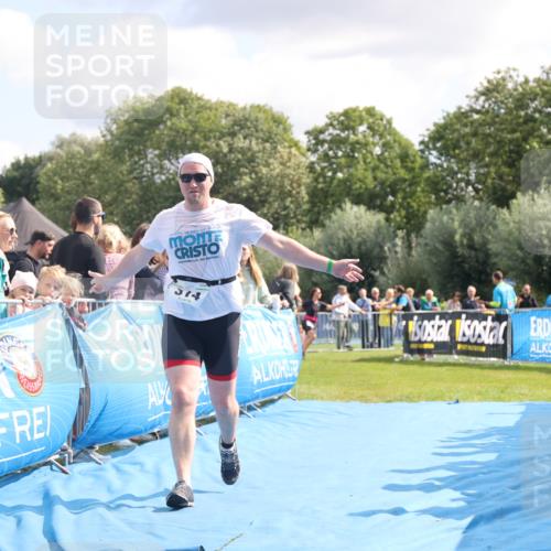 25.08.2024 - Elbe Triathlon Hamburg H.Heesch http://msf.ph/oto/6884153 25.08.2024 11:27:40 Ziel 314, 553, 657, 702 meine-sportfotos.de