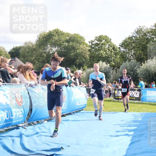 25.08.2024 - Elbe Triathlon Hamburg H.Heesch http://msf.ph/oto/6884156 25.08.2024 11:21:08 Ziel 381, 571, 598, 614, 620, 710, 764 meine-sportfotos.de