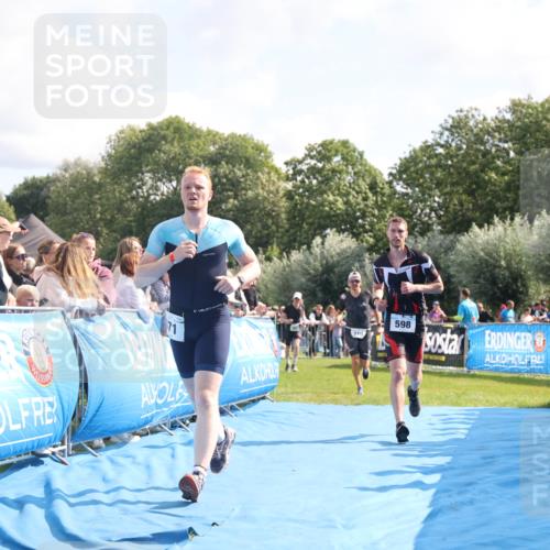 25.08.2024 - Elbe Triathlon Hamburg H.Heesch http://msf.ph/oto/6884179 25.08.2024 11:21:10 Ziel 381, 571, 598, 620, 710, 764 meine-sportfotos.de