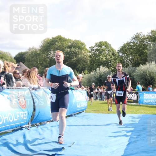 25.08.2024 - Elbe Triathlon Hamburg H.Heesch http://msf.ph/oto/6884185 25.08.2024 11:21:10 Ziel 381, 571, 598, 620, 710, 764 meine-sportfotos.de