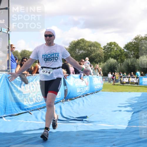 25.08.2024 - Elbe Triathlon Hamburg H.Heesch http://msf.ph/oto/6884190 25.08.2024 11:27:41 Ziel 314, 657, 702 meine-sportfotos.de